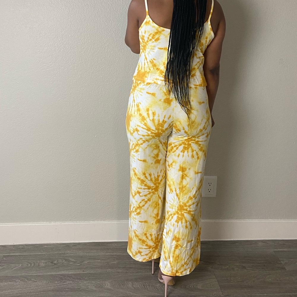 Yellow & White Set - Picture 2 of 2